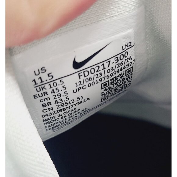 Athletic_Shoes